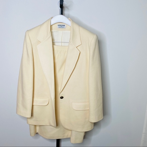 Great Vintage Cream 100% Wool Blazer & Skirt Suit - Picture 10 of 15